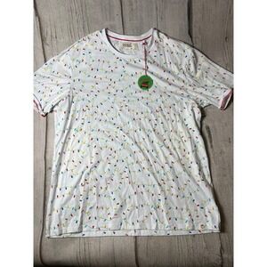 Free Planet T-Shirt Women 2X White Christmas Lights Holiday Festive Novelty Tee